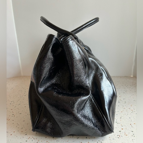 Beverly Feldman Black Patent Leather Large Handbag with Animal Print Interior‎ - Picture 6 of 15